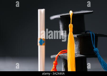 Konzeptpädagogik ist Wirtschaftsstipendium wesentliche Idee Globalisierung, Mortarboard Studenten lernen und studieren an Universitäten und Hochschulen Master Know-how Stockfoto