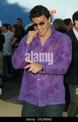22. Juli 2002 POWERS IN GOLDSTÄNDER - Los Angeles, Kalifornien - AUSTIN. PREMIERE AM UNIVERSAL UNIVERSAL AMPHITHEATER. Los Angeles LOS ANGELES, Kalifornien. DAVID BOREANAZ. FITZROY BARRETT / 22.07.2002 K25584FB (D) (Kredit-Bild: © Globe Photos/ZUMAPRESS.com) Stockfoto