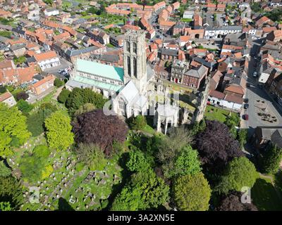 Aus der Vogelperspektive des Howden Minster, einer großen, zum 1. Grades gehörenden Kirche in der East Riding of Yorkshire Stockfoto