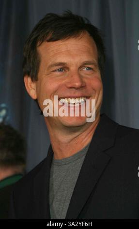 31. MÄRZ 2003 - HOLLYWOOD, CA, USA - BILL PAXTON - GHOSTS OF THE ABYSS - PREMIERE. UNIVERSAL HOLLYWOOD WALK IMAX, HOLLYWOOD, CA. 31. MÄRZ 2003 -. NINA PROMMER/2003 K29773NP(Bild: © Globe Photos/ZUMAPRESS.com) Stockfoto