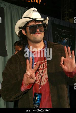 31. MÄRZ 2003 - HOLLYWOOD, CA, USA - ROBERT RODRIGUEZ - GHOSTS OF THE ABYSS - PREMIERE -. UNIVERSAL HOLLYWOOD WALK IMAX, HOLLYWOOD, CA. 31. MÄRZ 2003 -. NINA PROMMER/2003 K29773NP(Bild: © Globe Photos/ZUMAPRESS.com) Stockfoto