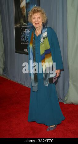 31. MÄRZ 2003 - HOLLYWOOD, CA, USA - GLORIA STUART - GHOSTS OF THE ABYSS - PREMIERE -. UNIVERSAL HOLLYWOOD WALK IMAX, HOLLYWOOD, CA. 31. MÄRZ 2003 -. NINA PROMMER/2003 K29773NP(Bild: © Globe Photos/ZUMAPRESS.com) Stockfoto