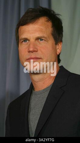 31. MÄRZ 2003 - HOLLYWOOD, CA, USA - BILL PAXTON - GHOSTS OF THE ABYSS - PREMIERE. UNIVERSAL HOLLYWOOD WALK IMAX, HOLLYWOOD, CA. 31. MÄRZ 2003 -. NINA PROMMER/2003 K29773NP(Bild: © Globe Photos/ZUMAPRESS.com) Stockfoto