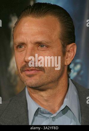 31. MÄRZ 2003 - HOLLYWOOD, CA, USA - MICHAEL BIEHN - ..'GHOSTS OF THE ABYSS' - PREMIERE -. UNIVERSAL HOLLYWOOD WALK IMAX, HOLLYWOOD, CA. 31. MÄRZ 2003 -. NINA PROMMER/2003 K29773NP(Bild: © Globe Photos/ZUMAPRESS.com) Stockfoto