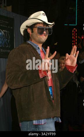 31. MÄRZ 2003 - HOLLYWOOD, CA, USA - ROBERT RODRIGUEZ - GHOSTS OF THE ABYSS - PREMIERE -. UNIVERSAL HOLLYWOOD WALK IMAX, HOLLYWOOD, CA. 31. MÄRZ 2003 -. NINA PROMMER/2003 K29773NP(Bild: © Globe Photos/ZUMAPRESS.com) Stockfoto