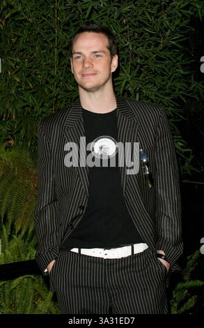 AUGUST 2004 - WESTWOOD, KALIFORNIEN, USA - PETER PAIGE -..V LIFE EMMY NOMINEE PORTFOLIO PARTY -. W HOTEL, WESTWOOD, CA - 08/16/2004 -. NINA PROMMER/ 2004.K38718NP(Bild: © Globe Photos/ZUMAPRESS.com) Stockfoto