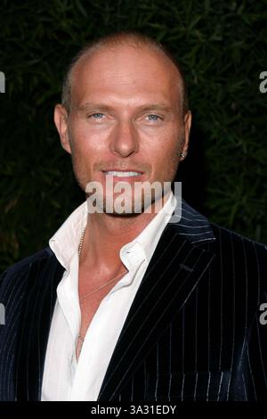 AUGUST 2004 - WESTWOOD, KALIFORNIEN, USA - LUKE GOSS -..V LIFE EMMY NOMINEE PORTFOLIO PARTY -. W HOTEL, WESTWOOD, CA - 08/16/2004 -. NINA PROMMER/ 2004.K38718NP(Bild: © Globe Photos/ZUMAPRESS.com) Stockfoto