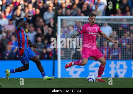 Luke Woolfenden von Ipswich Town - Crystal Palace V Ipswich Town, Premier League, Selhurst Park, London, Großbritannien - 8. März 2025 nur redaktionelle Verwendung - es gelten Einschränkungen bei DataCo Stockfoto