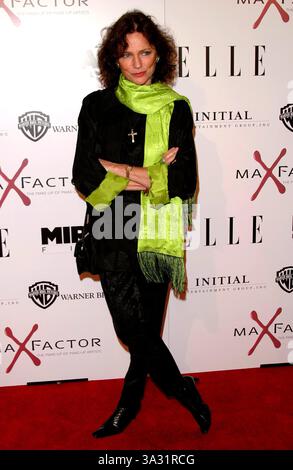 1. DEZEMBER 2004 - HOLLYWOOD, KALIFORNIEN, USA - K40634KI. DER FLIEGER LOS ANGELES PREMIERE IM CHINESE THEATRE IN HOLLYWOOD, KALIFORNIEN.12.01.04. KATHRYN INDIEK/2004.JACQUELINE BISSET. (Kreditbild: © Globe Photos/ZUMAPRESS.com) Stockfoto