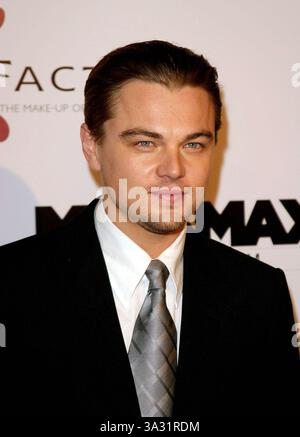 1. DEZEMBER 2004 - HOLLYWOOD, KALIFORNIEN, USA - K40634KI. DER FLIEGER LOS ANGELES PREMIERE IM CHINESE THEATRE IN HOLLYWOOD, KALIFORNIEN.12.01.04. KATHRYN INDIEK/ 2004.LEONARDO DICAPRIO (Bild: © Globe Photos/ZUMAPRESS.com) Stockfoto