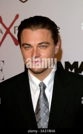 1. DEZEMBER 2004 - HOLLYWOOD, KALIFORNIEN, USA - K40634KI. DER FLIEGER LOS ANGELES PREMIERE IM CHINESE THEATRE IN HOLLYWOOD, KALIFORNIEN.12.01.04. KATHRYN INDIEK/ 2004.LEONARDO DICAPRIO (Bild: © Globe Photos/ZUMAPRESS.com) Stockfoto