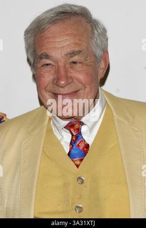 Januar 2005 - Burbank, KALIFORNIEN, USA - JACK LARSON -. WARNER BROS TELEVISION UND WARNER HOME VIDEO FEIERN 50 JAHRE QUALITÄTSFERNSEHEN -. WARNER BROS LOT, STAGE 6, BURBANK, CA. 01.01.2005 -. NINA PROMMER/ 2005.K41185NP(Bild: © Globe Photos/ZUMAPRESS.com) Stockfoto