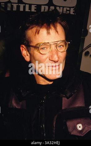 18. SEPTEMBER 2007 - PREMIERE VON DISNEY'S FLUBBER, LA GUARDIA HIGH SCHOOL FOR THE PERFORMING ARTS, NEW YORK CITY 11-16-1997.ROBIN WILLIAMS. KELLY JORDAN- 1997(Bild: © Globe Photos/ZUMAPRESS.com) Stockfoto