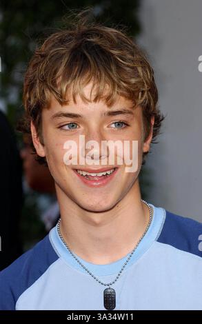 MAI 2004 - UNIVERSAL CITY, KALIFORNIEN, USA - K36953FB.VAN HELSING WELTPREMIERE BEI UNIVERSAL. AMPHITHEATRE UNIVERSAL STUDIOS HOLLYWOOD.05.03.2004. FITZROY BARRETT/ 2004.JEREMY SUMPTER(Bild: © Globe Photos/ZUMAPRESS.com) Stockfoto