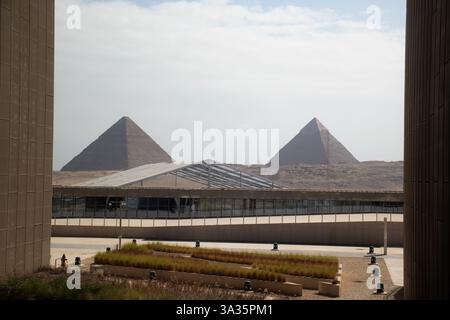 Großartige Pyramiden Blick vom Großen Ägyptischen Museum (GEM) Stockfoto