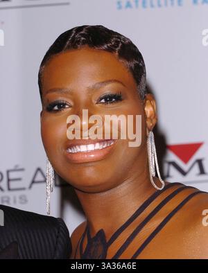 FEBRUAR 2005 - BEVERLY HILLS, KALIFORNIEN - K41292FB. CLIVE DAVIS 2005 VOR DER GRAMMY PARTY IM BEVERLY. HILLS HOTEL, BEVERLY HILLS, CA. 02-12-2005. FITZROY BARRETT/ 2005.FANTASIA(Bild: © Globe Photos/ZUMAPRESS.com) Stockfoto