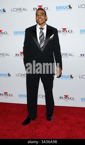 FEBRUAR 2005 - BEVERLY HILLS, KALIFORNIEN - K41292FB. CLIVE DAVIS 2005 VOR DER GRAMMY PARTY IM BEVERLY. HILLS HOTEL, BEVERLY HILLS, CA. 02-12-2005. FITZROY BARRETT/ 2005.MARIO(Bild: © Globe Photos/ZUMAPRESS.com) Stockfoto