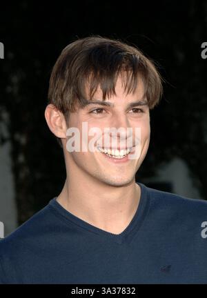 NOVEMBER 2005 - HOLLYWOOD, KALIFORNIEN, USA - K45814FB.YOURS, MINE AND OURS PREMIERE AUF DER CINERAMADOME HOLLYWOOD, CA. 20.11.2005. FITZROY BARRETT / 2005.SEAN FARIS(Foto: © Globe Photos/ZUMAPRESS.com) Stockfoto