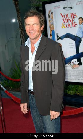 NOVEMBER 2005 - HOLLYWOOD, KALIFORNIEN, USA - K45814FB.YOURS, MINE AND OURS PREMIERE AUF DER CINERAMADOME HOLLYWOOD, CA. 20.11.2005. FITZROY BARRETT / 2005.DENNIS QUAID(Foto: © Globe Photos/ZUMAPRESS.com) Stockfoto