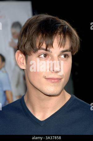 NOVEMBER 2005 - HOLLYWOOD, KALIFORNIEN, USA - K45814FB.YOURS, MINE AND OURS PREMIERE AUF DER CINERAMADOME HOLLYWOOD, CA. 20.11.2005. FITZROY BARRETT / 2005.SEAN FARIS(Foto: © Globe Photos/ZUMAPRESS.com) Stockfoto