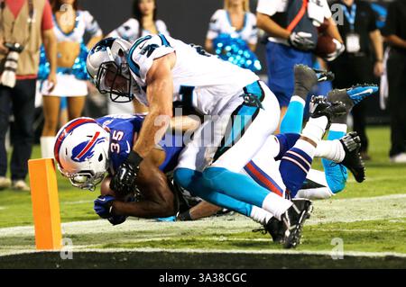 August 2014 - Charlotte, NC, Vereinigte Staaten von Amerika - 8. August 2014 Charlotte, NC. Der Buffalo Bills Wide Receiver Marquise Goodwin #88 verpasst einen Touchdown bei einem NFL-Vorsaisonspiel gegen die Carolina Panthers im Bank of America Stadium am 8. August 2014 in Charlotte, North Carolina. Die Bills besiegten die Panthers 20-18 Margaret Bowles/CSM(Credit Image: © Margaret Bowles/Cal Sport Media/ZUMAPRESS.com) Stockfoto