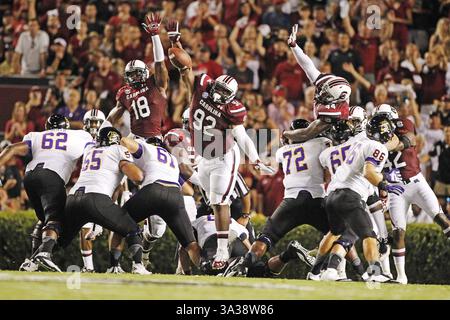 6. September 2014 - Columbia, SC, USA - South Carolina Defensive Tackle Gerald Dixon Jr. (92) blockiert einen Feldtorversuch im zweiten Quartal gegen East Carolina im Williams-Brice Stadium in Columbia, S.C., Samstag, 6. September 2014. (Abbildung: © Gerry Melendez/MCT/ZUMA Wire) Stockfoto