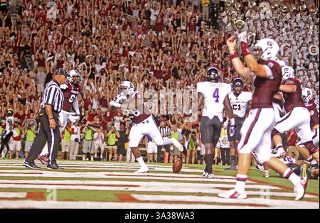 6. September 2014 - Columbia, SC, USA - South Carolina Running Back Mike Davis (28) feiert seinen zweiten Touchdown im zweiten Quartal gegen East Carolina im Williams-Brice Stadium in Columbia, S.C., Samstag, 6. September 2014. (Abbildung: © Gerry Melendez/MCT/ZUMA Wire) Stockfoto