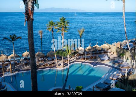 Hotels, Resorts, Sandstrände im Süden von Teneriffa in der Nähe von Costa Adeje und Playa de las Americas, Kanarische Inseln, Spanien im Winter Stockfoto