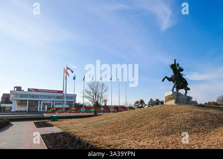 Denkmal für den Militärführer Suworow auf dem zentralen Platz in Tiraspol, Transnistrien Stockfoto