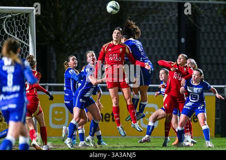 Gent, Belgien. März 2025. Asia Dercksen (12) von Standard, dargestellt während eines Frauenfußballspiels zwischen AA Gent Ladies und Standard Femina de Lüttich am 19. Spieltag der Saison 2024 - 2025 der belgischen Lotto Womens Super League, am Freitag, den 14. März 2025 in Gent, BELGIEN. Quelle: Sportpix/Alamy Live News Stockfoto