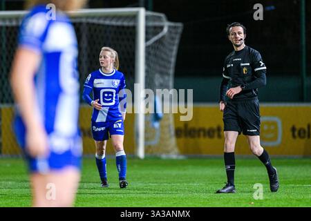 Gent, Belgien. März 2025. Schiedsrichter Jeroen Platteau, dargestellt während eines Frauenfußballspiels zwischen AA Gent Ladies und Standard Femina de Lüttich am 19. Spieltag der Saison 2024 - 2025 der Belgischen Lotto Womens Super League, Freitag, 14. März 2025 in Gent, BELGIEN. Quelle: Sportpix/Alamy Live News Stockfoto
