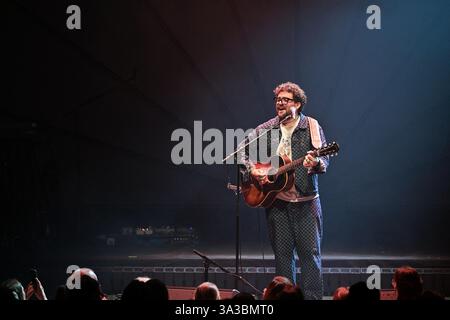 Paris, Frankreich. März 2025. Tibz tritt am 13. März 2025 im Cigale in Paris auf. Foto: Christophe Meng/ABACAPRESS. COM Credit: Abaca Press/Alamy Live News Stockfoto