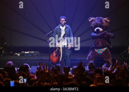 Paris, Frankreich. März 2025. Tibz tritt am 13. März 2025 im Cigale in Paris auf. Foto: Christophe Meng/ABACAPRESS. COM Credit: Abaca Press/Alamy Live News Stockfoto