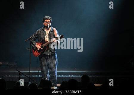 Paris, Frankreich. März 2025. Tibz tritt am 13. März 2025 im Cigale in Paris auf. Foto: Christophe Meng/ABACAPRESS. COM Credit: Abaca Press/Alamy Live News Stockfoto