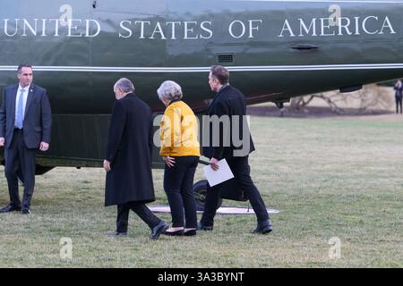Washington, DC, USA. März 2025. DOGE Administrator Elon Musk fährt zum Weißen Haus auf dem Weg nach Mar-a-Lago, South Lawn/Weißen Haus in Washington DC. (Foto: © Lenin Nolly/SOPA images via ZUMA Press Wire) NUR REDAKTIONELLE VERWENDUNG! Nicht für kommerzielle ZWECKE! Stockfoto