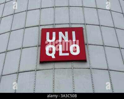 Nanning, China, 15. November 2023. Uniqlo Bekleidungsgeschäft. Uniclo ist ein japanischer Designer, Hersteller und Einzelhändler für Freizeitbekleidung Stockfoto
