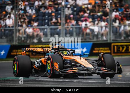 Melbourne, Victoria, Australien. März 2025. MELBOURNE, AUSTRALIEN – 15. MÄRZ: Oscar Piastri aus Australien fährt das McLaren Formel-1-Team MCL39 während des dritten Trainings beim Großen Preis von Australien 2025 im Albert Park in Melbourne, Australien (Foto: © Chris Putnam/ZUMA Press Wire) NUR REDAKTIONELLE VERWENDUNG! Nicht für kommerzielle ZWECKE! Stockfoto