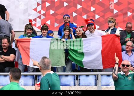 Italien-Fans in den Tribünen vor dem Guinness Six Nations-Spiel der Männer im Stadio Olimpico in Rom. Bilddatum: Samstag, 15. März 2025. Stockfoto