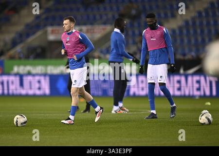 Genk, Belgien. März 2025. Genks Bryan Heynen wurde vor einem Fußballspiel zwischen KRC Genk und Union Saint-Gilloise am Samstag, den 15. März 2025 in Genk, am 30. Tag der Saison 2024-2025 der ersten Liga der „Jupiler Pro League“ der belgischen Meisterschaft, vorgestellt. BELGA FOTO JOHAN EYCKENS Credit: Belga News Agency/Alamy Live News Stockfoto