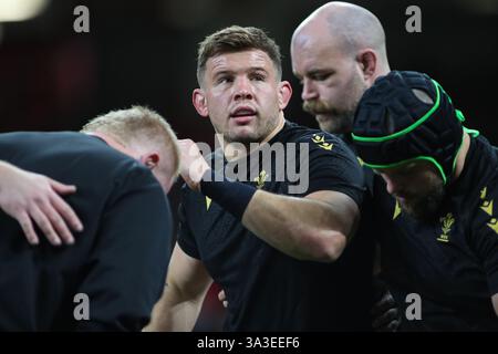 Cardiff, Großbritannien. März 2025. Elliot Dee of Wales warmt sich auf, vor dem Guinness 6 Nations Match Wales gegen England 2025 im Principality Stadium, Cardiff, Vereinigtes Königreich, 15. März 2025 (Foto: Andrew Lewis/News Images) in Cardiff, Vereinigtes Königreich am 15. März 2025. (Foto: Andrew Lewis/News Images/SIPA USA) Credit: SIPA USA/Alamy Live News Stockfoto