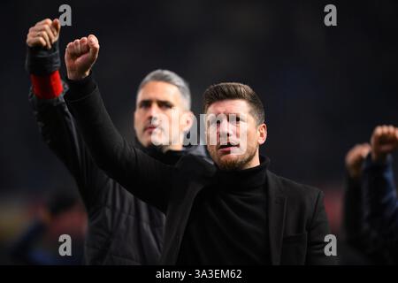 Genk, Belgien. März 2025. Union-Cheftrainer Sebastien Pocognoli, dargestellt während eines Fußballspiels zwischen KRC Genk und Union Saint-Gilloise am Samstag, den 15. März 2025 in Genk, am 30. Tag der Saison 2024-2025 der ersten Liga der „Jupiler Pro League“ der belgischen Meisterschaft. BELGA FOTO JOHN THYS Credit: Belga News Agency/Alamy Live News Stockfoto