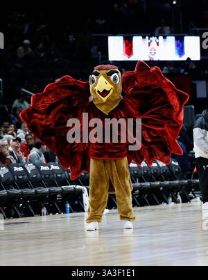 15. März 2025: Das Maskottchen von Saint Joseph's Hawk tritt während eines A10-Halbfinalspiels zwischen den George Mason Patriots und den Saint Joseph's Hawks in der Capital One Arena in Washington, DC Justin Cooper/CSM auf (Credit Image: © Justin Cooper/Cal Sport Media) Stockfoto