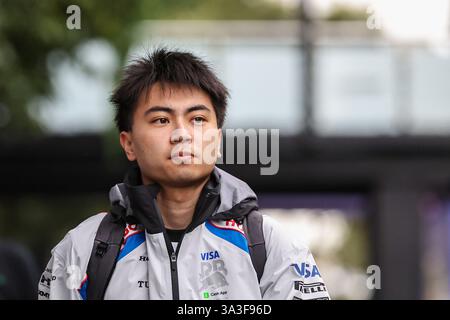 MELBOURNE, AUSTRALIEN – 16. MÄRZ: Ayumu Iwasa aus Japan und Reserve Driver, Visa Cash App Racing Bulls während des Rennens vor dem Formel 1 Grand Prix von Australien auf dem Albert Park Circuit am 15. März 2025 in Melbourne, Australien. (QIAN JUN/Alamy Live News) Credit: Jun QIAN/Alamy Live News Stockfoto
