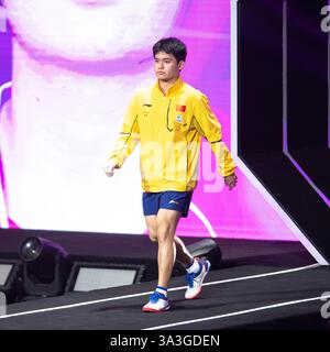 Chongqing, China. März 2025. LIN Shidong tritt vor dem Halbfinale der Männer zwischen Lin Shidong aus China und Liang Jingkun aus China beim WTT Champions Chongqing 2025 in Chongqing, Südwest-China, am 16. März 2025 auf. Quelle: Tang Yi/Xinhua/Alamy Live News Stockfoto