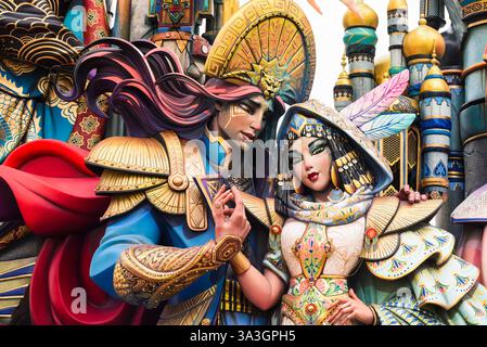 Valencia, Spanien - 16. März 2025. Das Las Fallas Festival ist eines der wichtigsten traditionellen Feiern in Spanien. Gigantische Skulpturen aus Pappmaché werden gebaut und zeigen der Öffentlichkeit, bevor sie am letzten Tag verbrannt werden. Die Falla of Convento Jerusalén-kommission gewann den ersten Preis von Ninot Indultat, der die Skulptur vor dem Quemá rettete. Quelle: Roberto Arosio/Alamy Live News Stockfoto