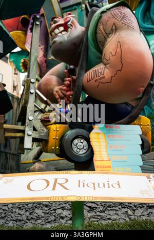 Valencia, Spanien - 16. März 2025. Das Las Fallas Festival ist eines der wichtigsten traditionellen Feiern in Spanien. Gigantische Skulpturen aus Pappmaché werden gebaut und zeigen der Öffentlichkeit, bevor sie am letzten Tag verbrannt werden. Die Falla of Convento Jerusalén-kommission gewann den ersten Preis von Ninot Indultat, der die Skulptur vor dem Quemá rettete. Quelle: Roberto Arosio/Alamy Live News Stockfoto