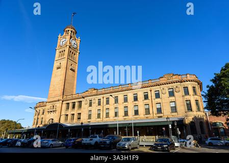 Das Hauptgebäude des Sydney Central Station mit dem Uhrenturm Stockfoto