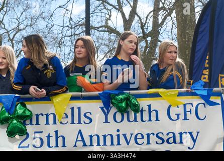 Piccadilly, London, Großbritannien. März 2025. Die Londoner St. Patrick's Day-Parade. Quelle: Matthew Chattle/Alamy Live News Stockfoto