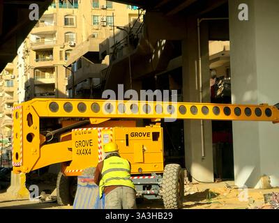 Kairo, Ägypten, 13. Februar 2025: Die Cairo Monorail ist ein zweigleisiges Monorail-Nahverkehrssystem, das derzeit in Betrieb ist Stockfoto