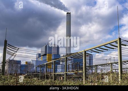 Die gemeinsame Müllverbrennungsanlage Niederrhein, GMVA, in Oberhausen, erzeugt Strom und Fernwärme, Transformatorstation Nordrhein-West Stockfoto